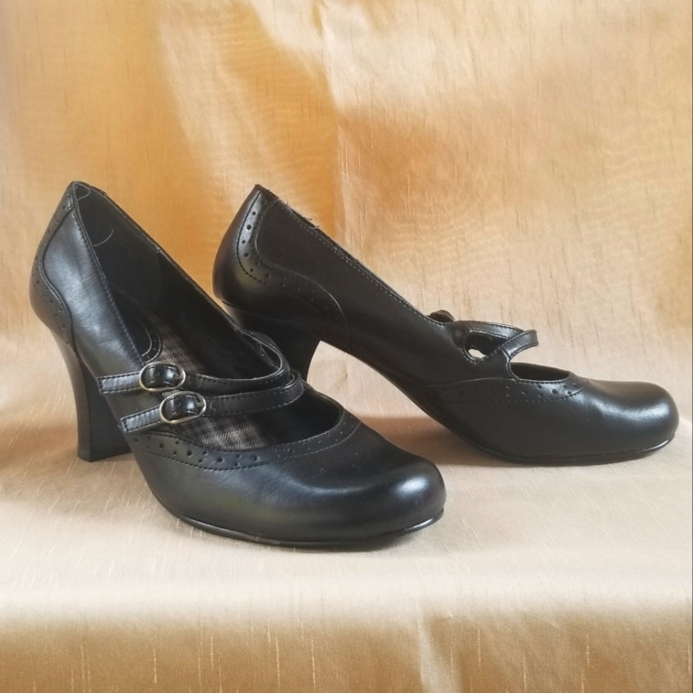 Mudd Buckle Heels